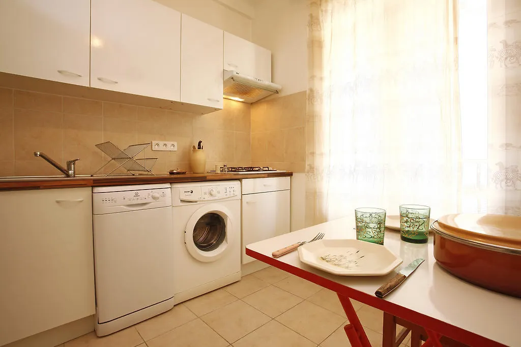 Apartment Studio Comedie De Nice France