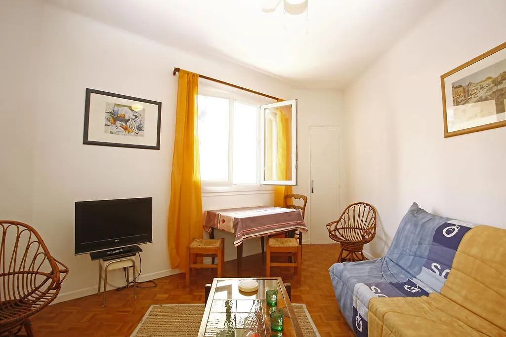 Studio Comedie De Nice 0*,  France